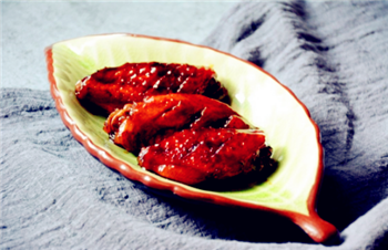 铁锅可以烧可乐鸡翅吗3