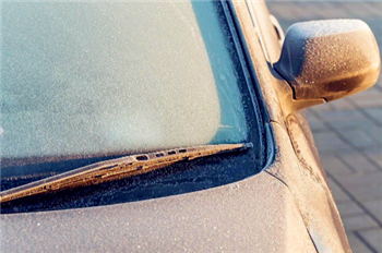 车窗结冰可以用银行卡刮吗3