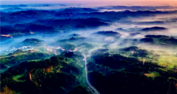 2024年4月份去贵州旅游穿冲锋衣合适吗2