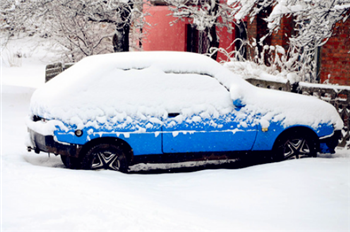 下雪天停车要拉手刹吗3