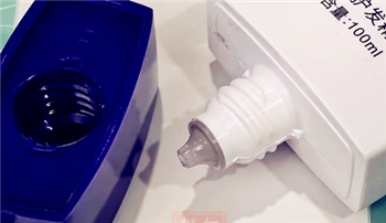 魔术丝白转黑停了头发是不是就变回白的了3